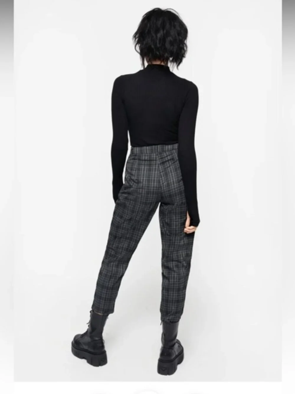 Disturbia Lilin Black and Gray Tapered Plaid Trousers size 8 - Picture 2 of 5